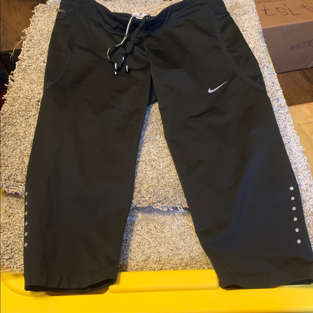Nike Black Athletic Capri Pants